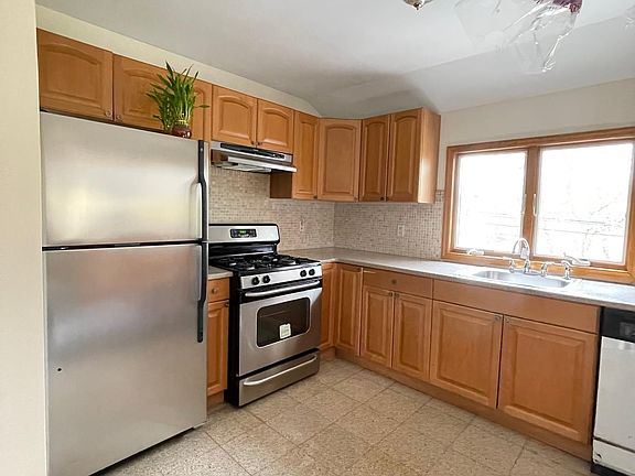 5th image of 7634 166th St Floor 2