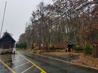 1202 Hemlock Farms, Hawley, PA 18428