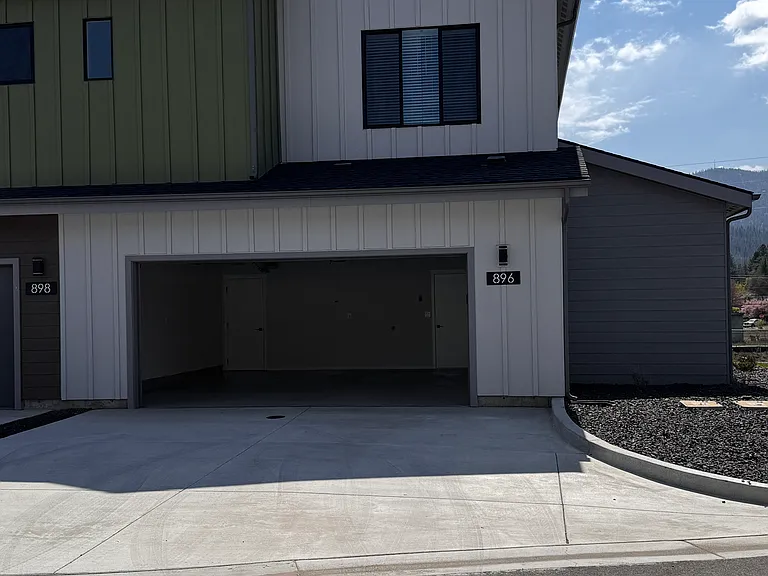 896 E Railroad Ave — Photo 19
