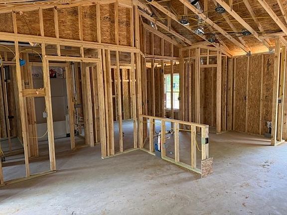 2nd image of 2605 Cottonwood Dr.
