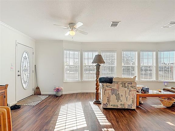 5th image of 1824 Riverside Dr