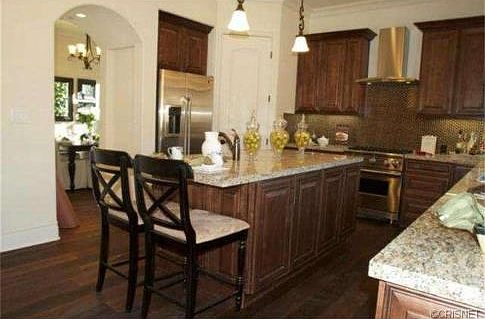 3rd image of 8553 Valley Flores Dr