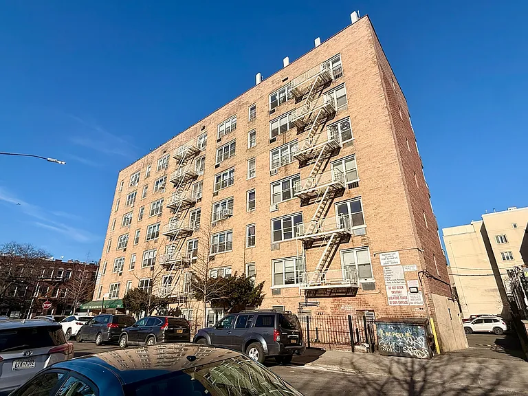 2911 Brighton 5 St #3L — Photo 6