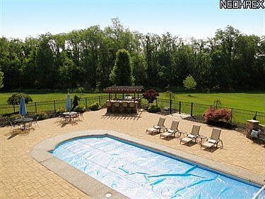 3rd image of 3410 Chestnut Hill Dr