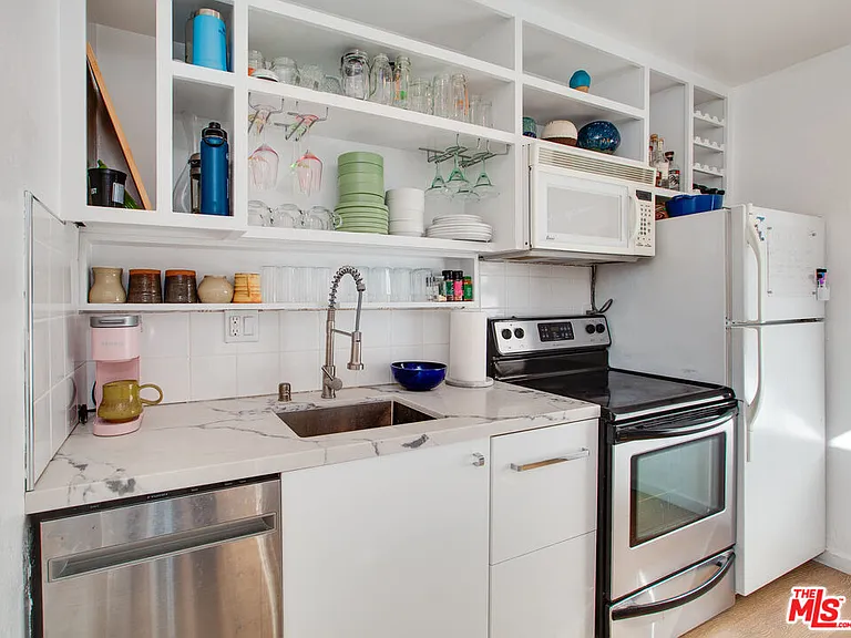11645 Montana Ave #311 — Photo 6