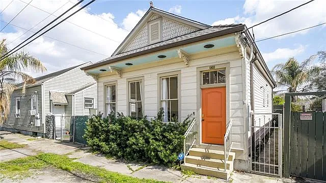 830 N White St — Photo 2