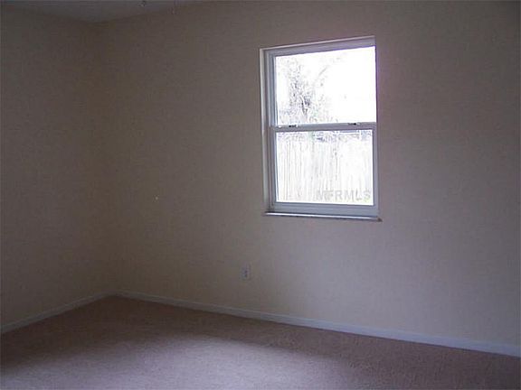 3rd image of 1091 Shepherd Ave