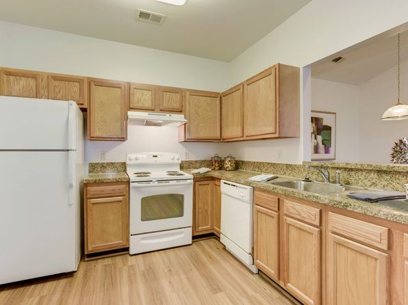 15000 Hood Cir #25-102