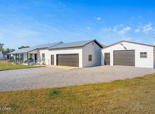 410 W 4th St, Lynn Haven, FL 32444