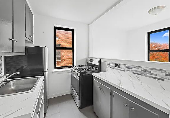 4th image of 2866 Marion Ave APT 6F
