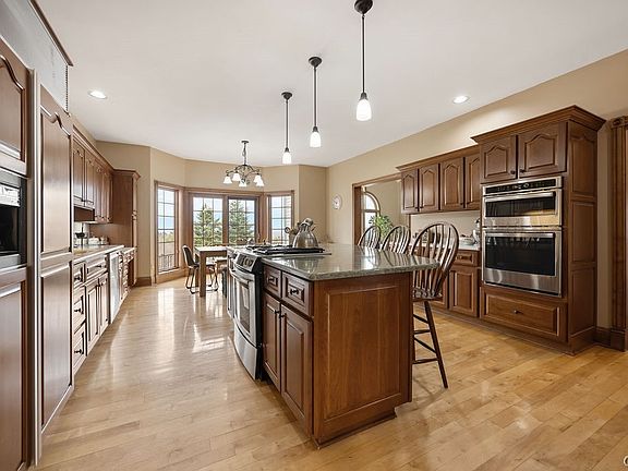 3rd image of 7603 Windsbury Cir