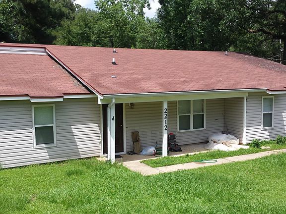 3rd image of 2212 Greenwich Way