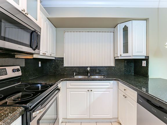 5th image of 4994 SW 94th Ave