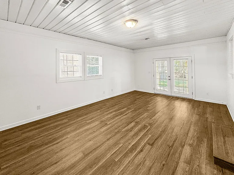 1513 Bethlehem Rd — Photo 3