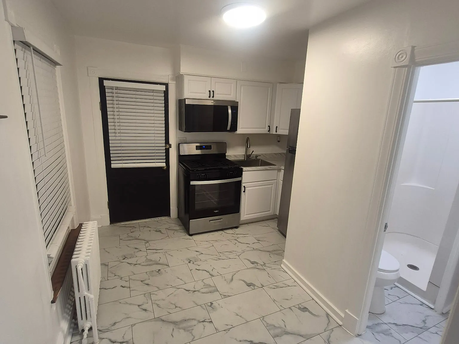 865 Hollins St — Photo 2