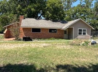 36824 Lariat Ln, Wallis, TX 77485