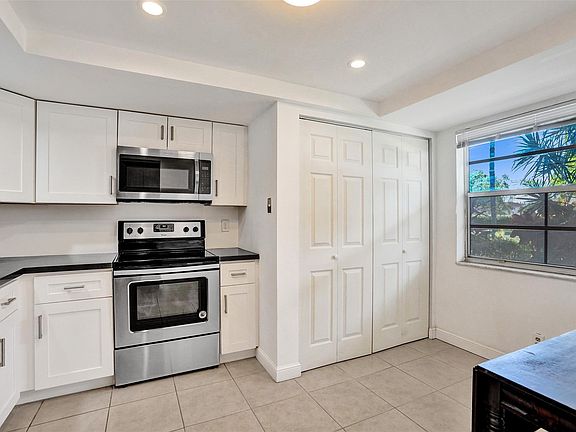 5th image of 1700 NW 80th Avenue #107