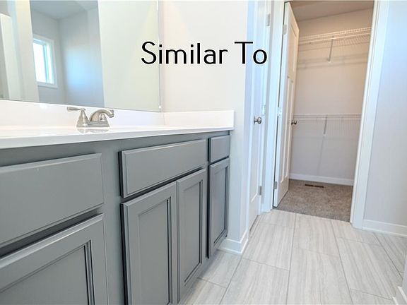 5th image of 719 NE Meadow Landing Dr