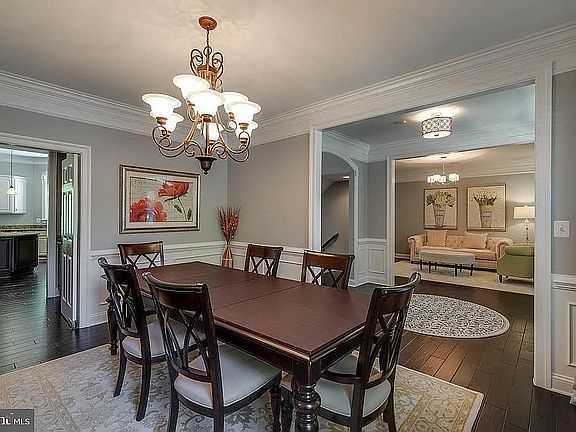 5th image of 43985 Riverpoint Dr