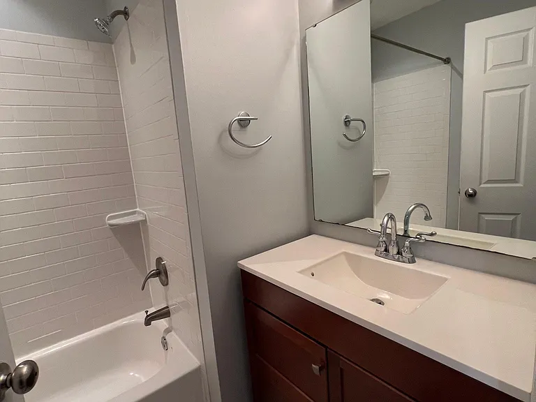 627 Harvey St — Photo 20