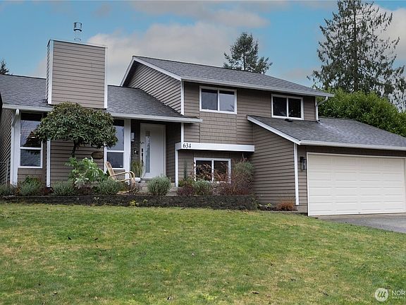 2nd image of 634 NE Conifer Drive