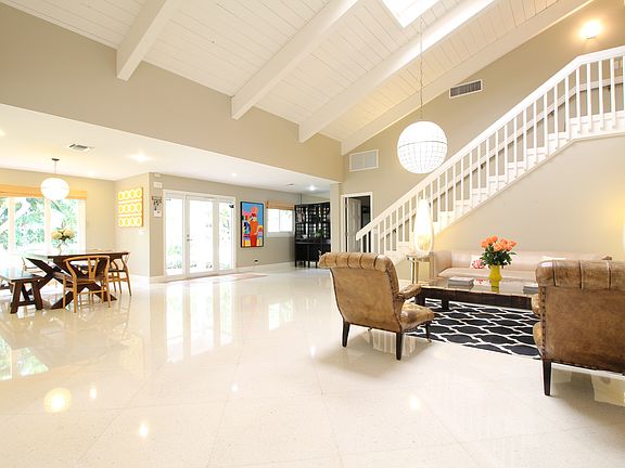 4th image of 1825 Lake Dr