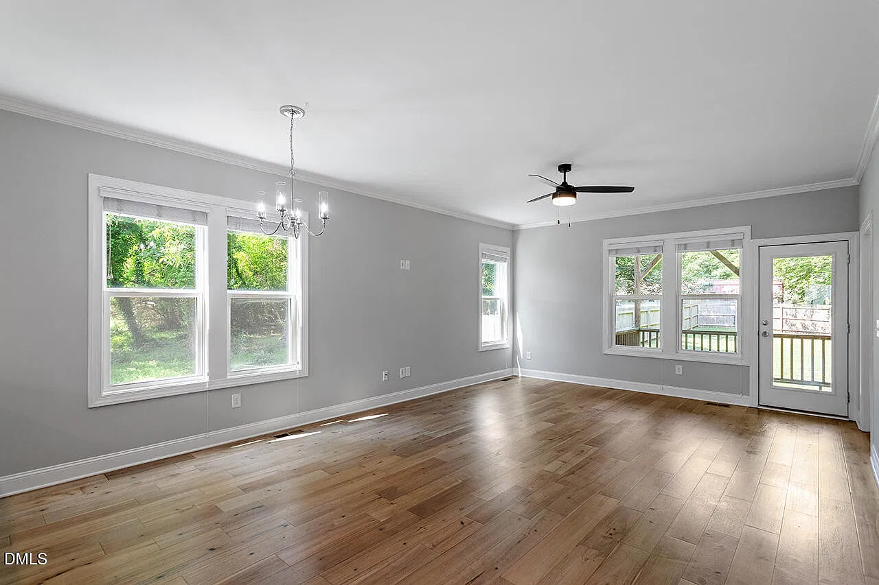 3 bed, 2.5 bath, 1693 sqft, $2,325 — Photo 4