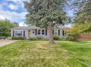 4 W Toulon Dr, Buffalo, NY 14227