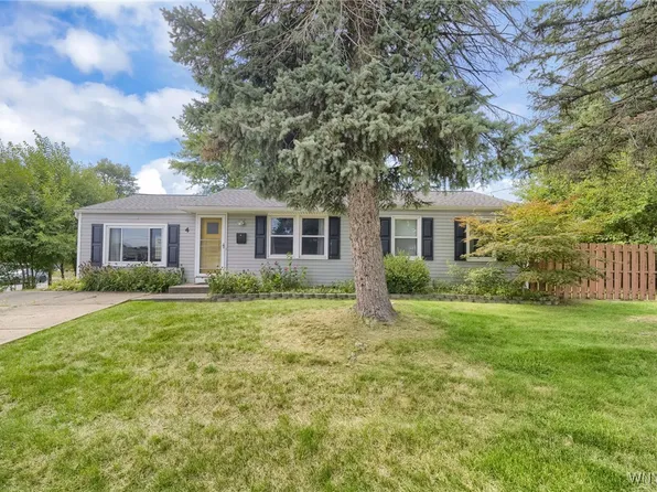 4 W Toulon Dr, Buffalo, NY 14227