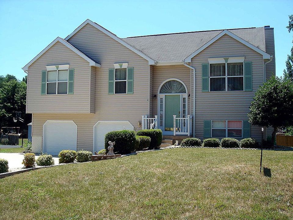 1st image of 5906 Danielle Dr