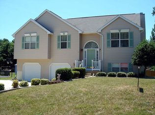 5906 Danielle Dr, Fredericksburg, VA 22407
