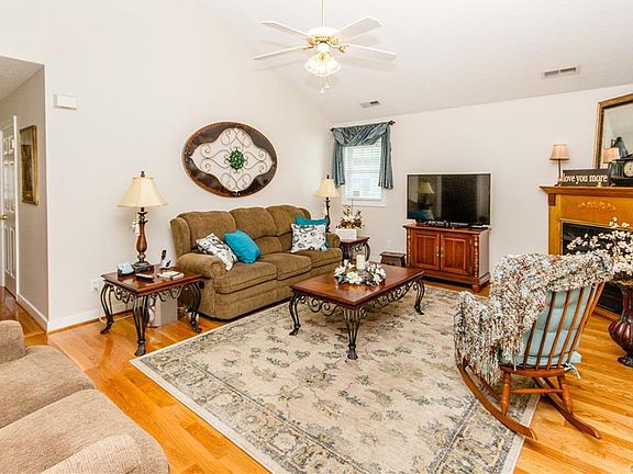 4th image of 4300 Village Woods Ln