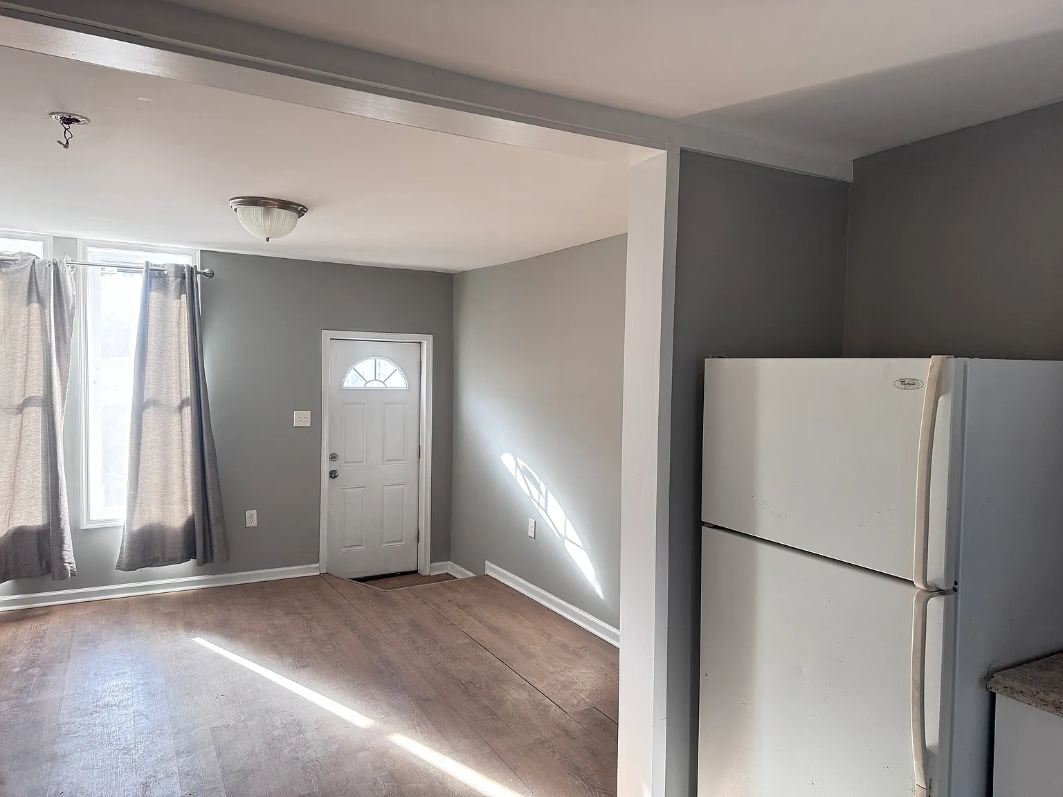 3 bed, 1257 sqft, $1,375 — Photo 2