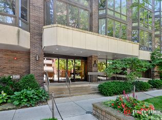 522 Church St APT 3A, Evanston, IL 60201