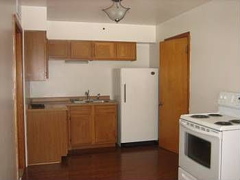 2nd image of 605 Elm Grove Rd APT 2