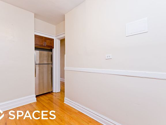 3rd image of 1607 W Berteau Ave #Unt3