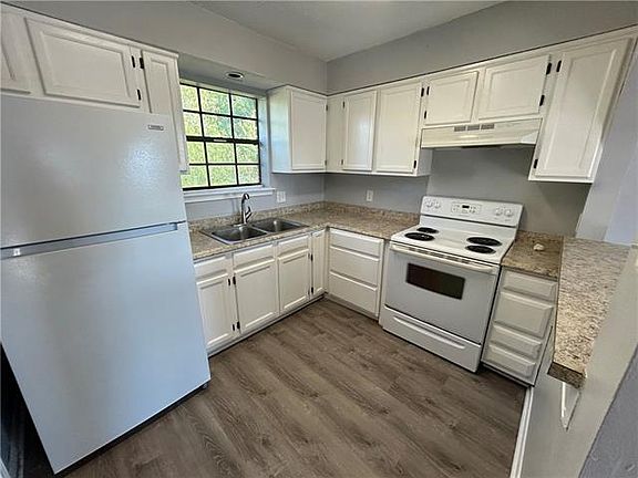 2nd image of 1924 Tusa Dr APT C