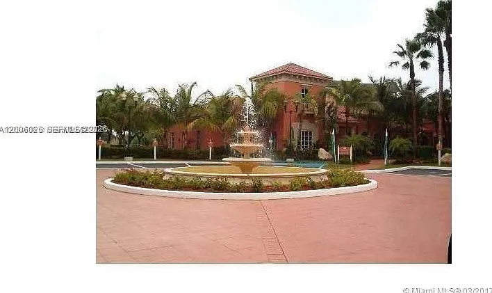 8290 Lake Dr #108 — Photo 4