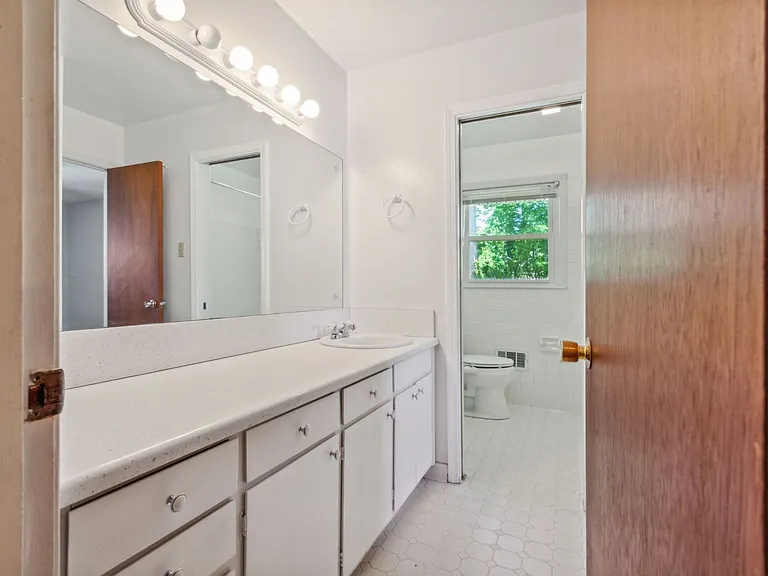 1876 Cameo Ct — Photo 21