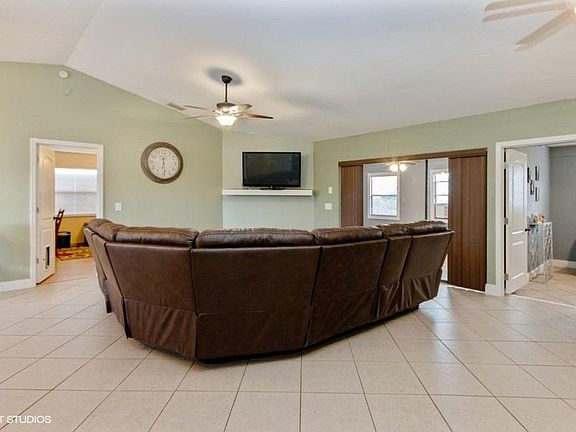 4th image of 144 NE Sagamore Ter