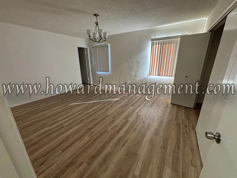 01302EU — Photo 22