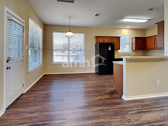 5th image of 7521 Fairfield Dr