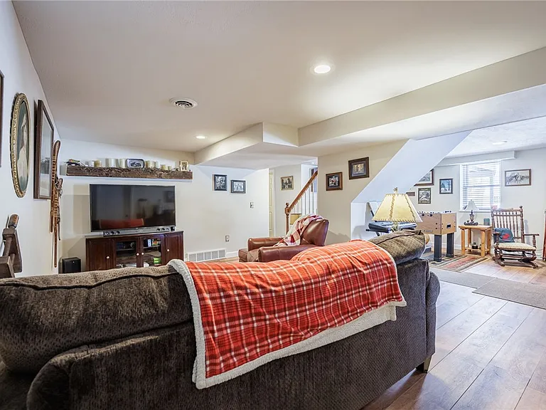 7497 Lake Ave — Photo 24
