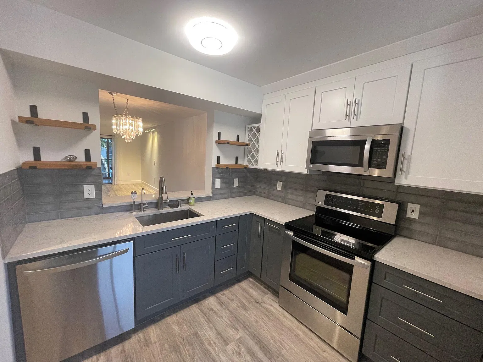 2 bed, 2.0 bath, 1580 sqft, $3,200 — Photo 2