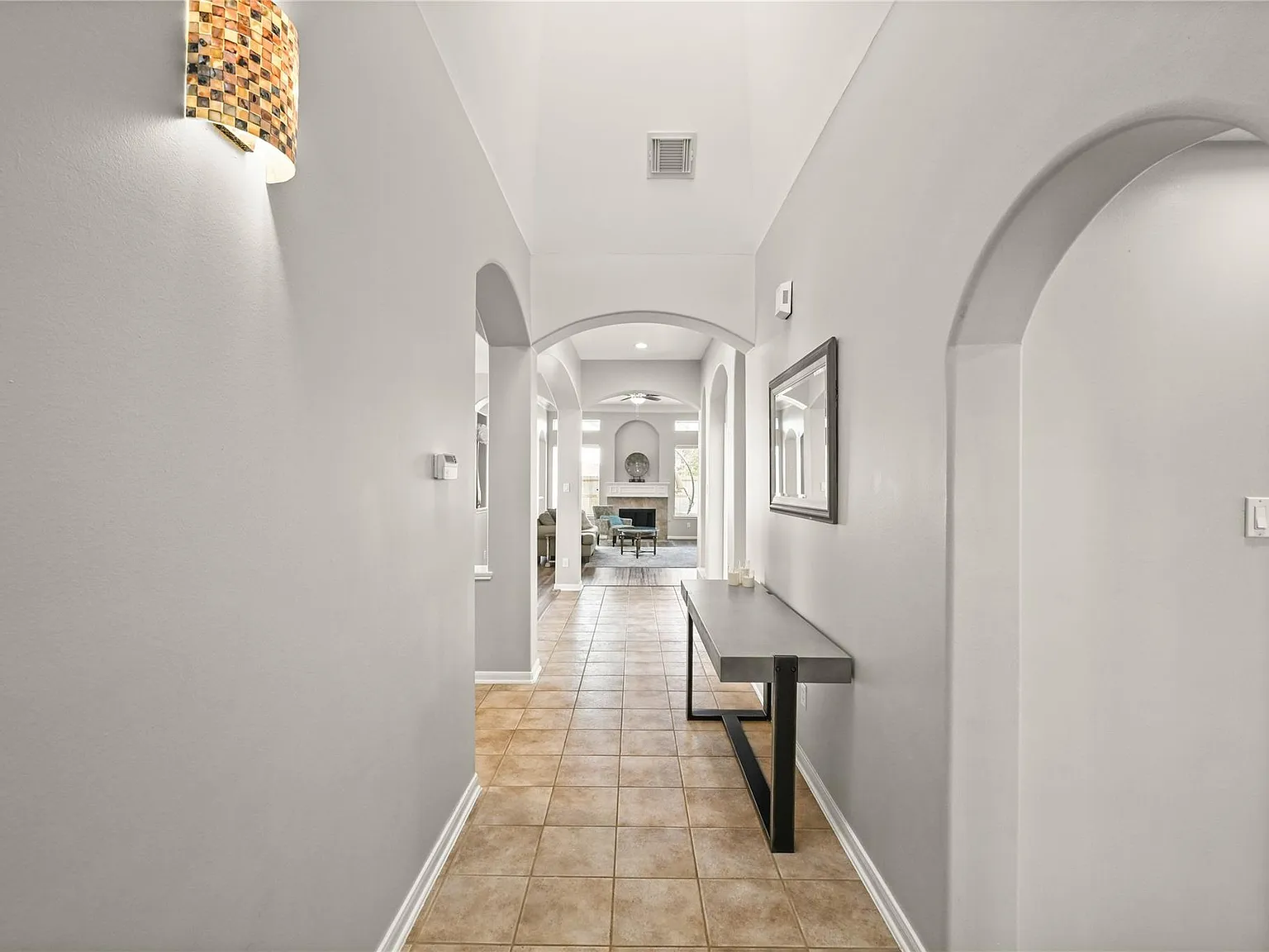 3 bed, 2.0 bath, 2269 sqft, $3,300 — Photo 3