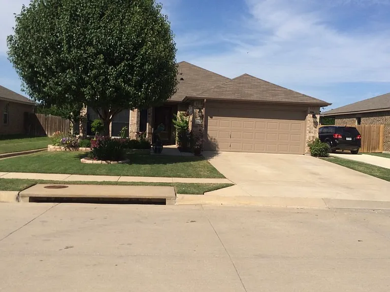 12413 Shine Ave — Photo 1