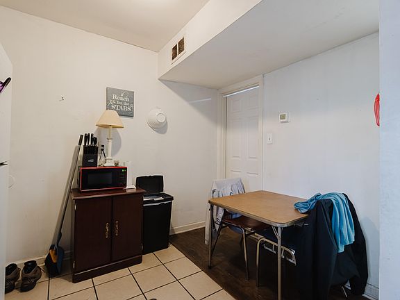 4th image of 438 Elm St