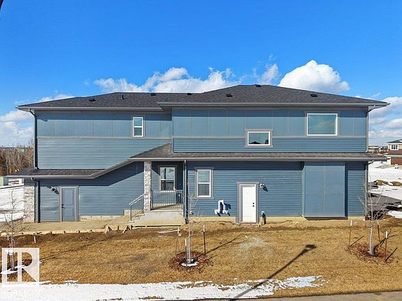 4th image of 3327 Chernowski Way SW