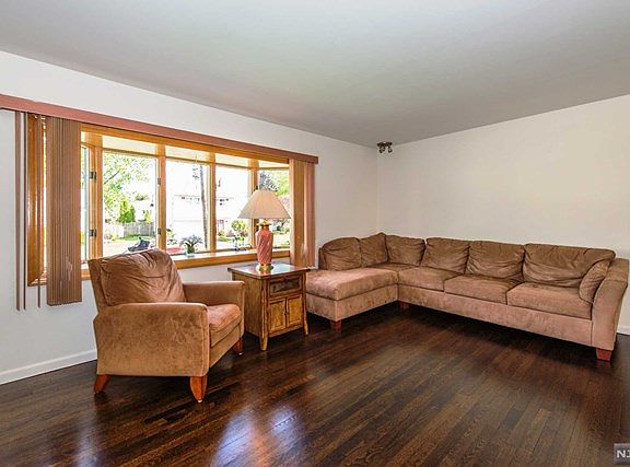 3rd image of 7-35 Westmoreland Ave #1X