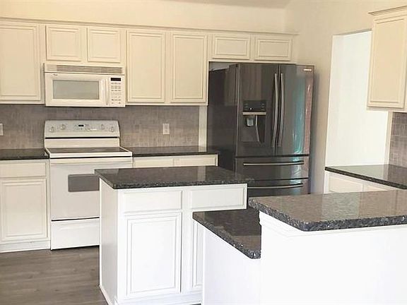 3rd image of 731 Eagle Lake Ct